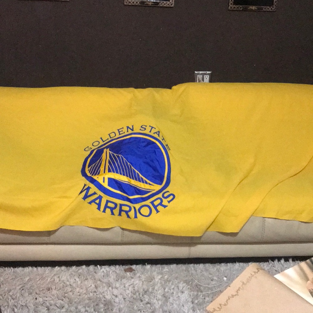 Warriors game table cover from the game